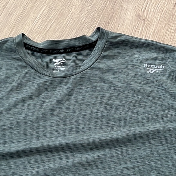 Reebok t-shirt - Picture 2 of 3